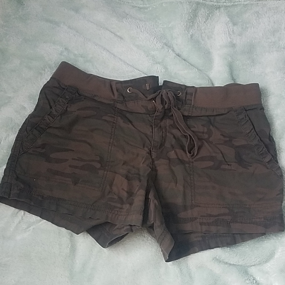 Camo shorts for young girls